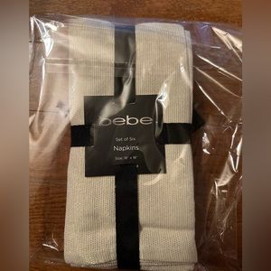 ❌❌SOLD❌ NEW BEBE table napkins cream with metallic gold shimmer set of 6